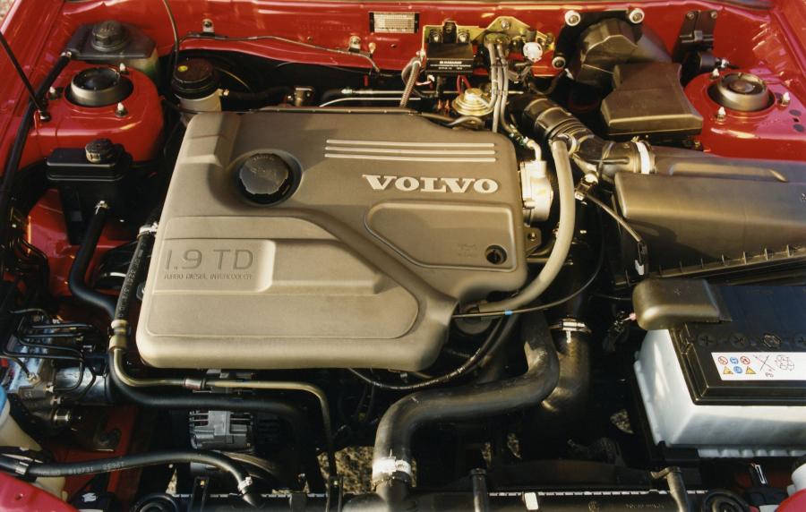  Volvo S40 1997 года  (фото 2 из 4)